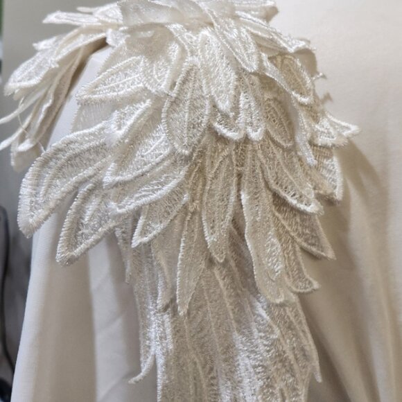 💥STUNNING!💥3D Embroidered Lace Appliqué "Angel Wings" Dress in White - Picture 12 of 16